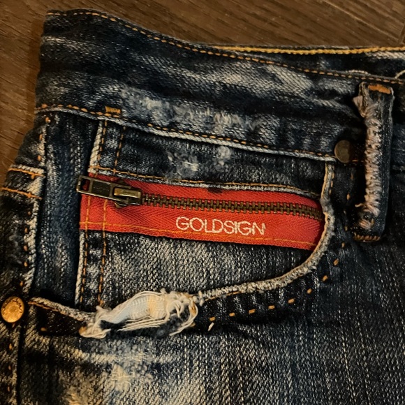 Goldsign cutoff shorts in distressed wash size 27 - Picture 3 of 10
